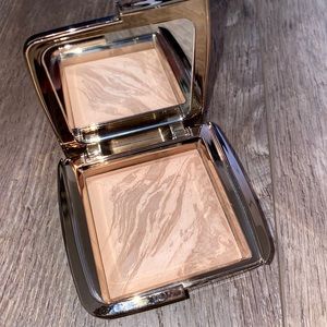 Hourglass Ambient Lighting Bronzer